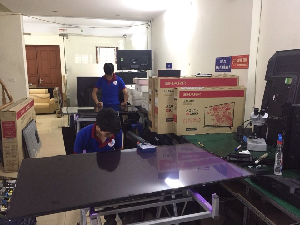 Sửa tivi Sharp tại nhà Hà Nội uy tín, thợ chuyên nghiệp