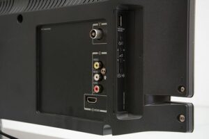 nhan-biet-tivi-co-camera-quan-sat