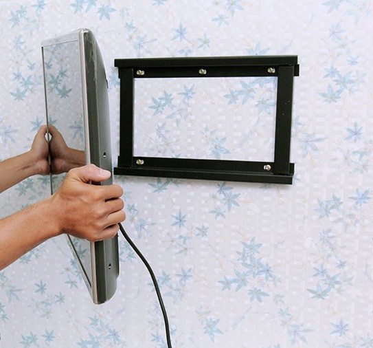 Hướng dẫn cách lắp đặt giá treo tivi LCD, LED