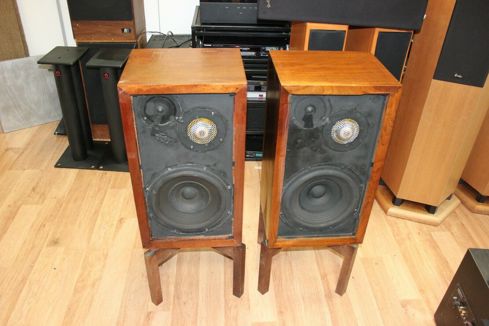 mua loa cũ, Acoustic Research AR3 Speakers - Sounds GREAT
